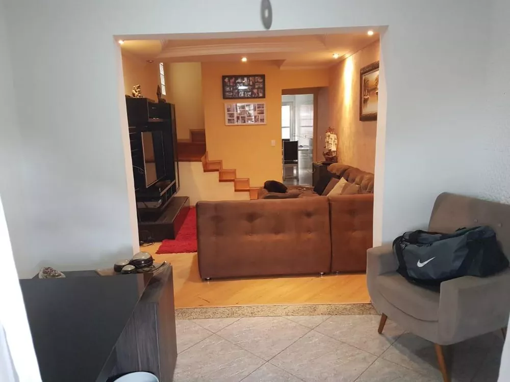 Sobrado à venda com 3 quartos, 168m² - Foto 1