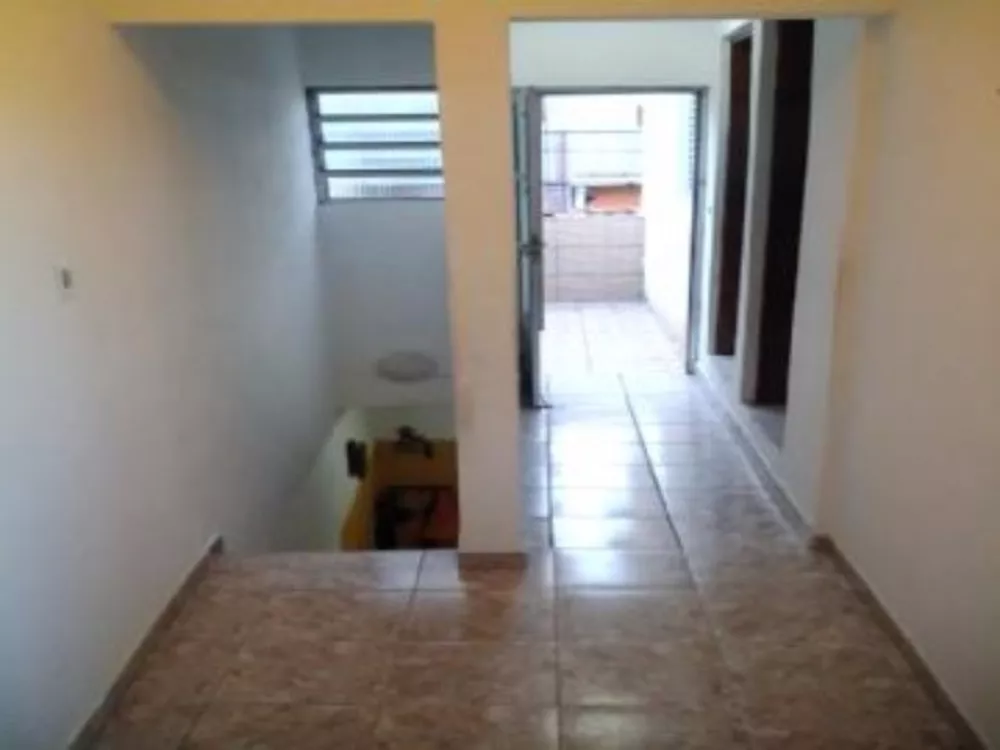 Casa à venda com 2 quartos, 55m² - Foto 4