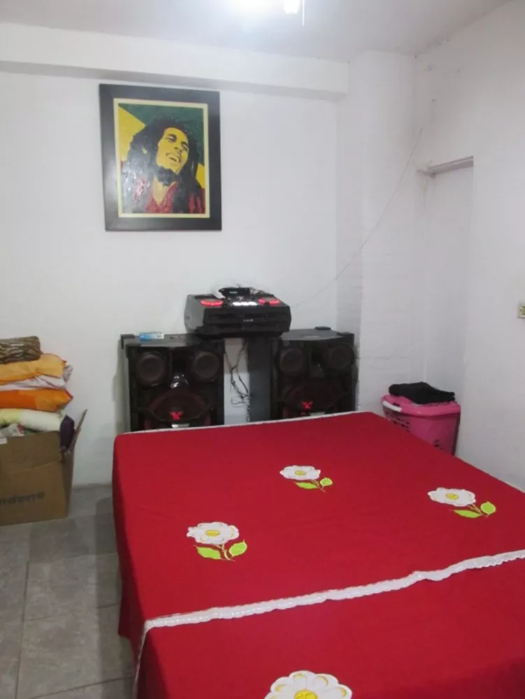 Casa à venda com 1 quarto, 200m² - Foto 8