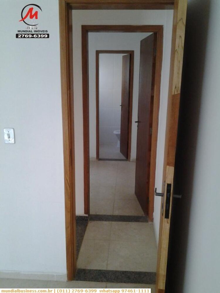 Casa à venda com 2 quartos, 64m² - Foto 1