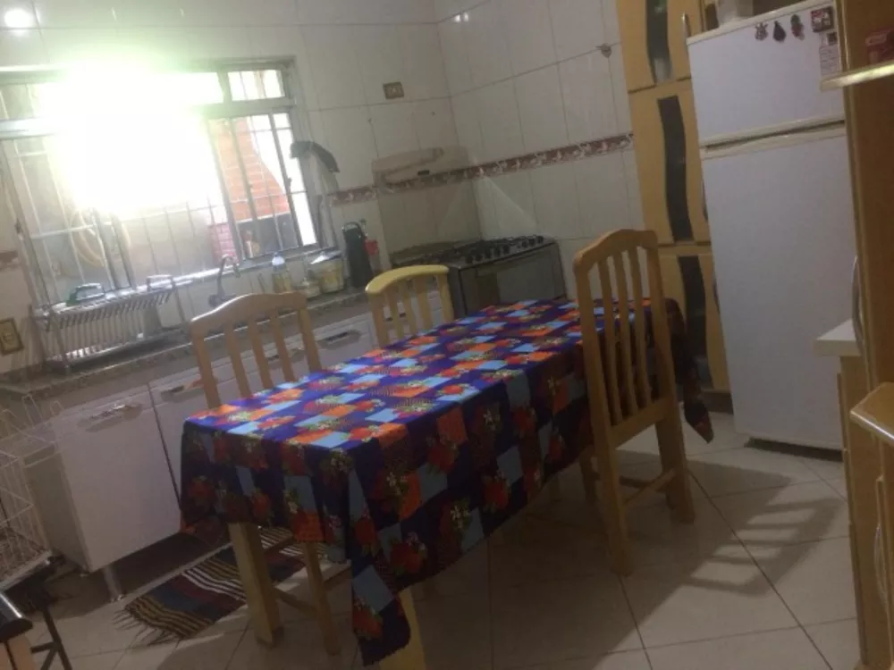 Casa à venda com 2 quartos, 230m² - Foto 11