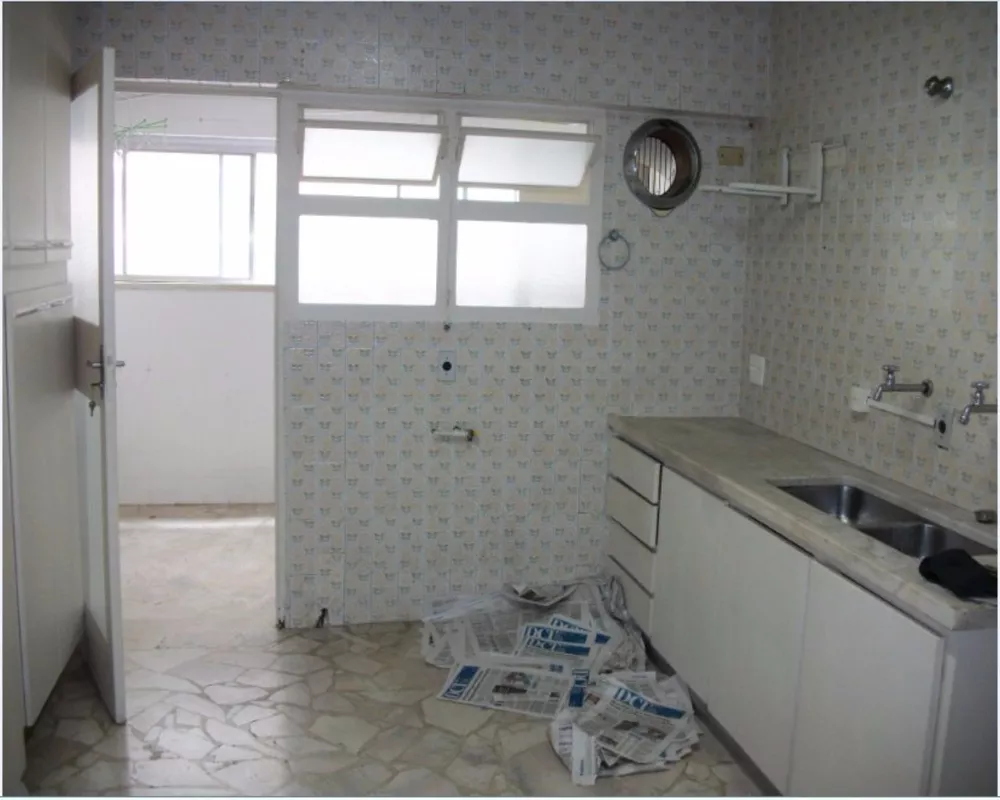 Apartamento à venda com 3 quartos, 140m² - Foto 2