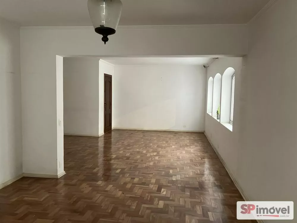 Apartamento à venda com 3 quartos, 135m² - Foto 1