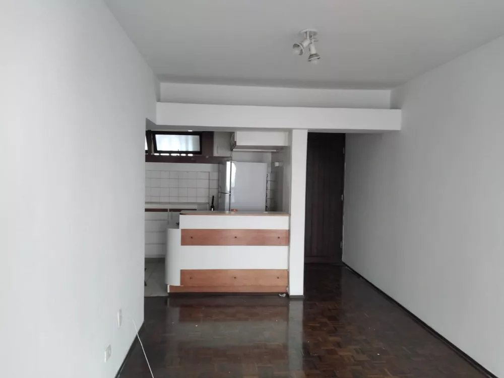 Apartamento para alugar com 1 quarto, 50m² - Foto 2