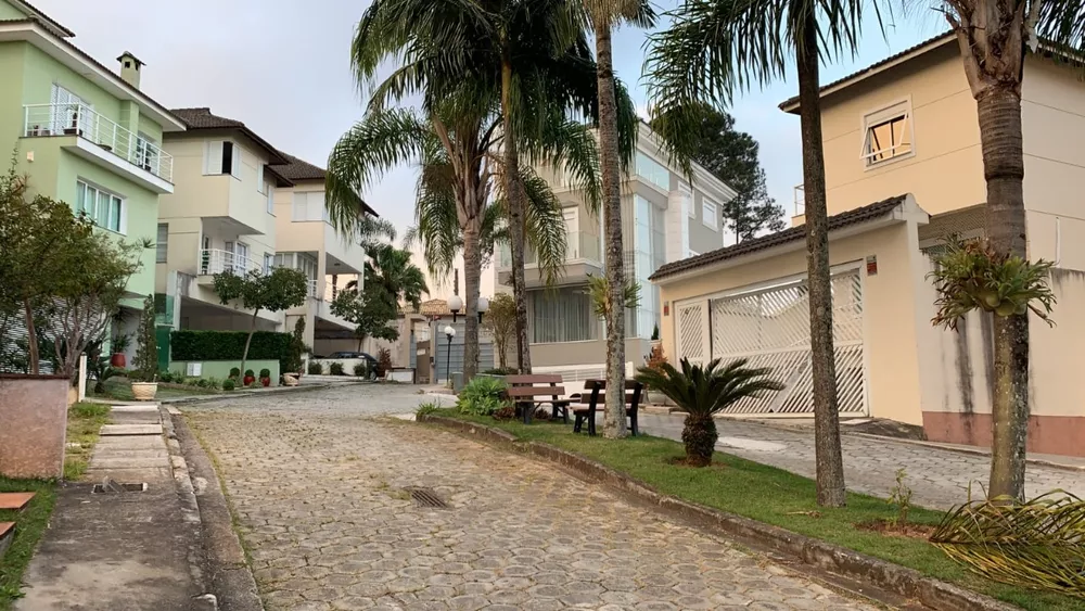 Casa de Condomínio à venda com 4 quartos, 311m² - Foto 3