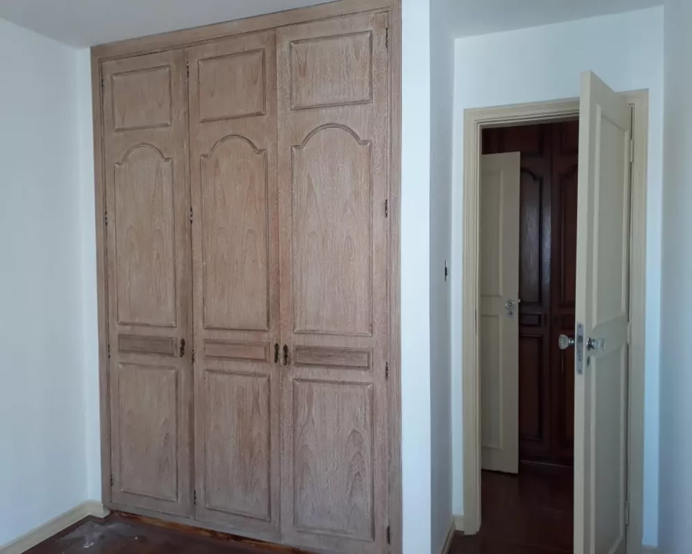 Apartamento para alugar com 3 quartos, 130m² - Foto 2