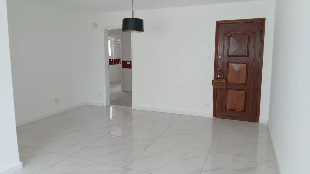 Apartamento para alugar com 3 quartos, 130m² - Foto 1