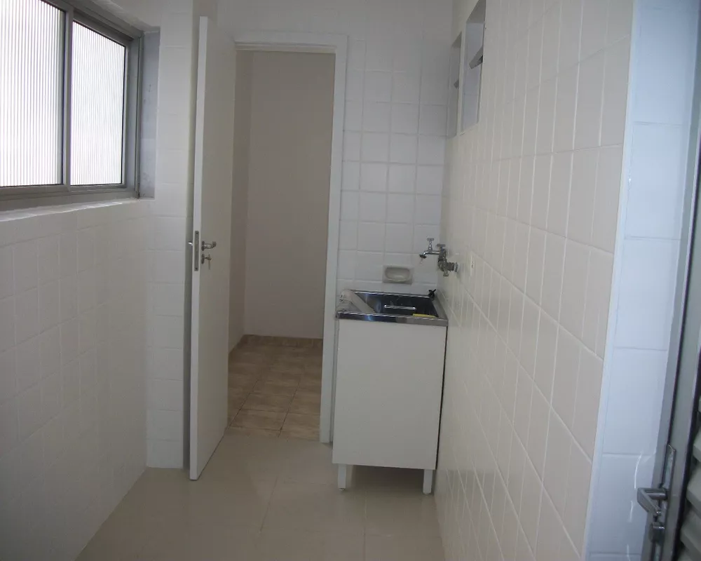 Apartamento para alugar com 3 quartos, 115m² - Foto 2