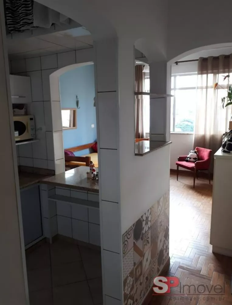 Apartamento à venda com 2 quartos, 70m² - Foto 2