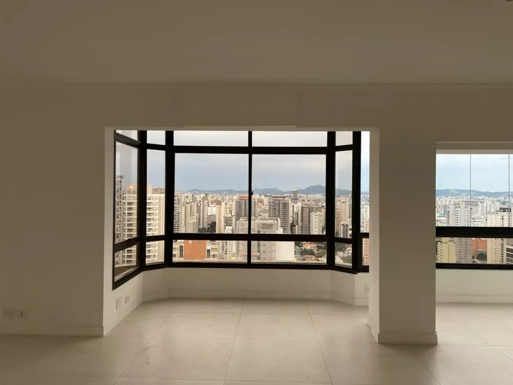 Apartamento para alugar com 3 quartos, 110m² - Foto 1