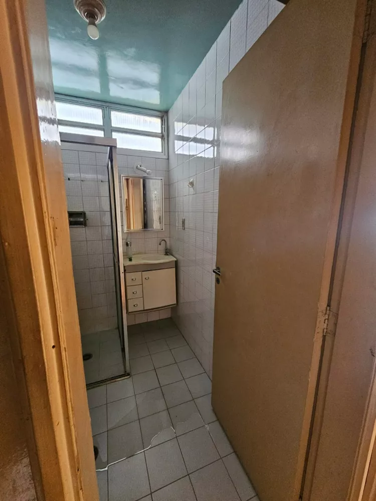 Apartamento à venda com 2 quartos, 70m² - Foto 3