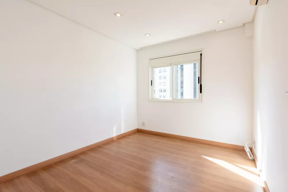 Apartamento para alugar com 3 quartos, 140m² - Foto 15