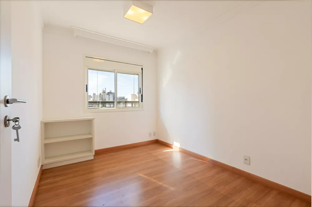 Apartamento para alugar com 3 quartos, 140m² - Foto 11