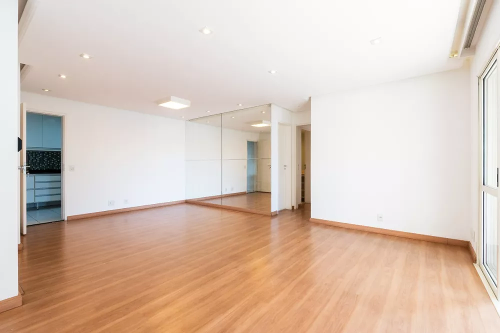 Apartamento para alugar com 3 quartos, 140m² - Foto 4