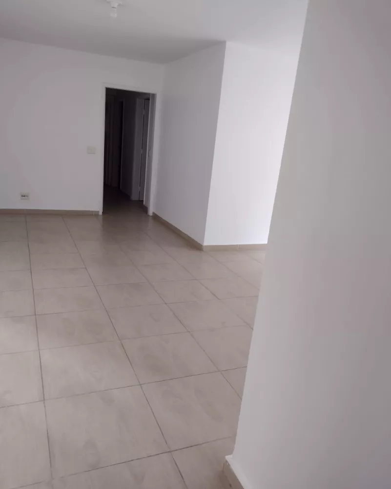 Apartamento para alugar com 3 quartos, 157m² - Foto 2