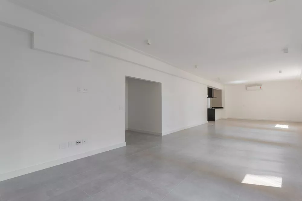 Apartamento para alugar com 3 quartos, 225m² - Foto 3