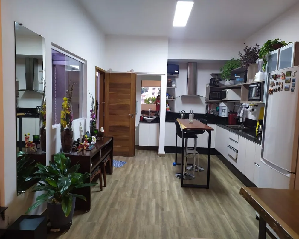 Casa, 3 quartos, 190 m² - Foto 1