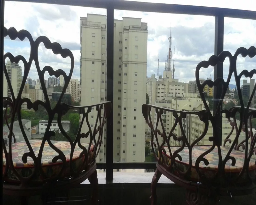 Apartamento para alugar com 1 quarto, 75m² - Foto 2