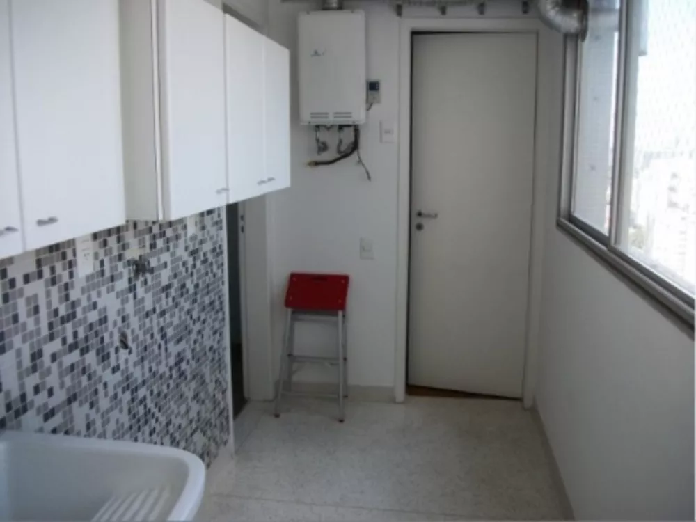 Apartamento para alugar com 3 quartos, 130m² - Foto 8