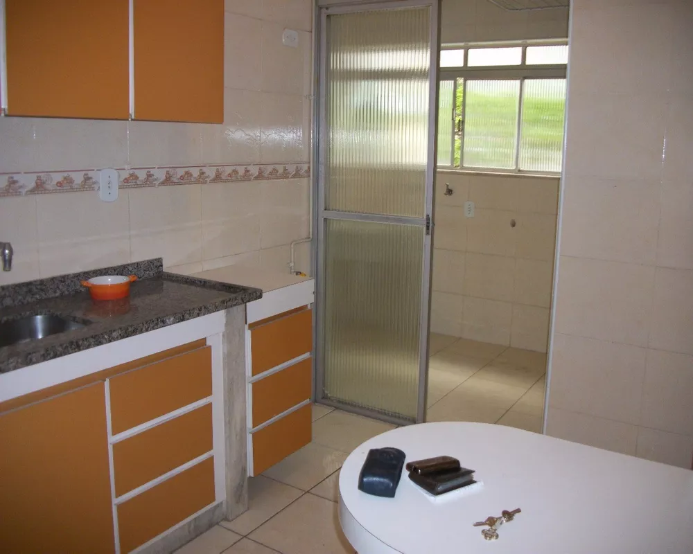 Apartamento à venda com 3 quartos, 98m² - Foto 2