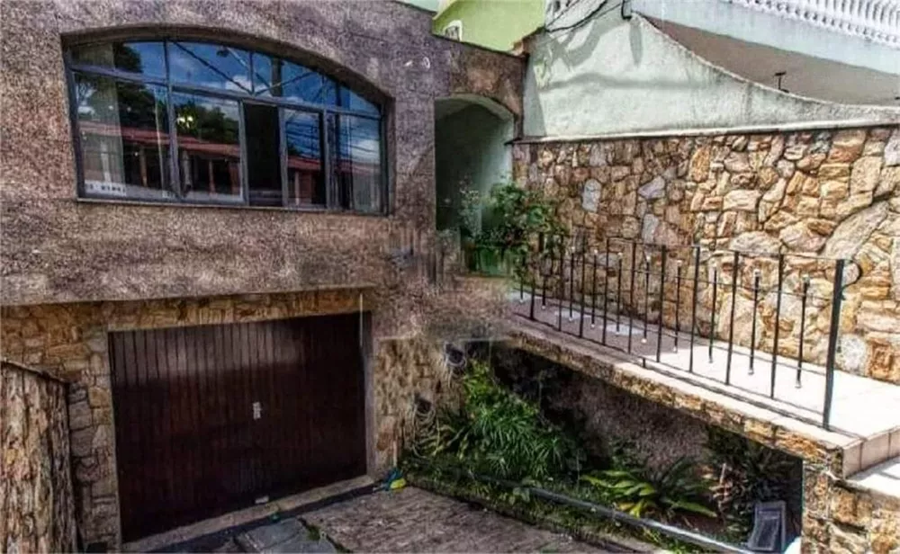 Sobrado à venda com 3 quartos, 200m² - Foto 2