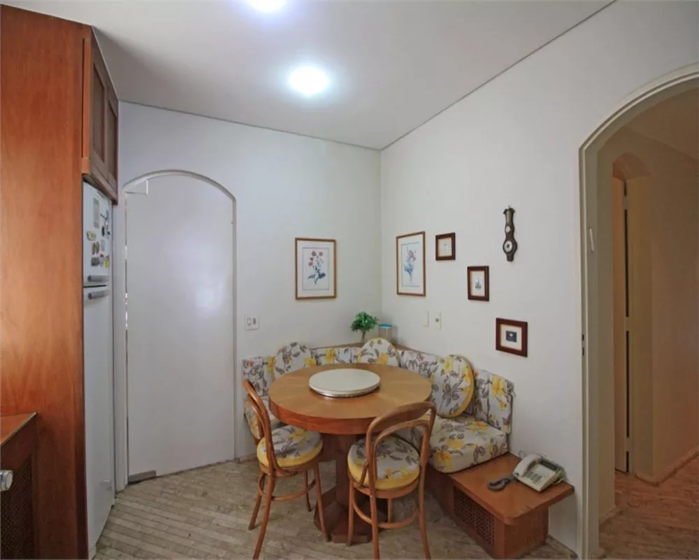 Apartamento à venda com 4 quartos, 276m² - Foto 2