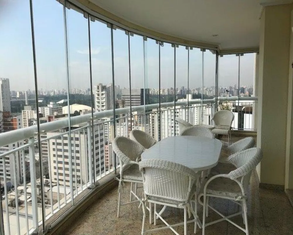 Apartamento à venda com 4 quartos, 205m² - Foto 1