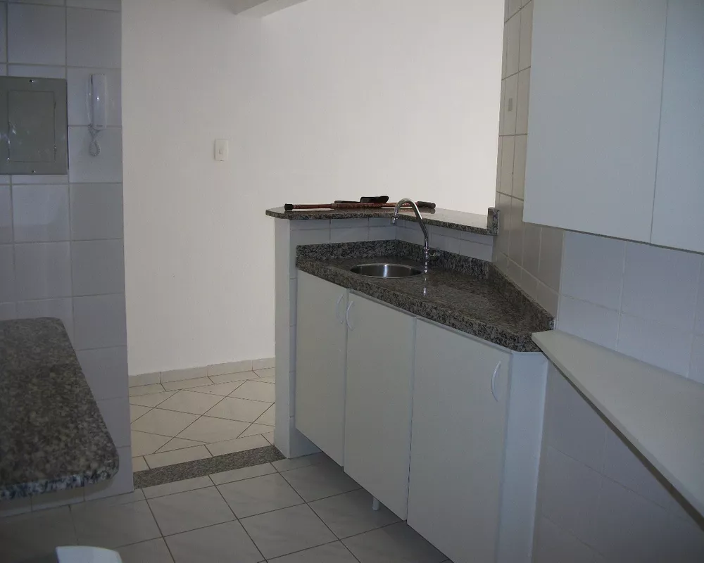 Apartamento para alugar com 1 quarto, 50m² - Foto 2