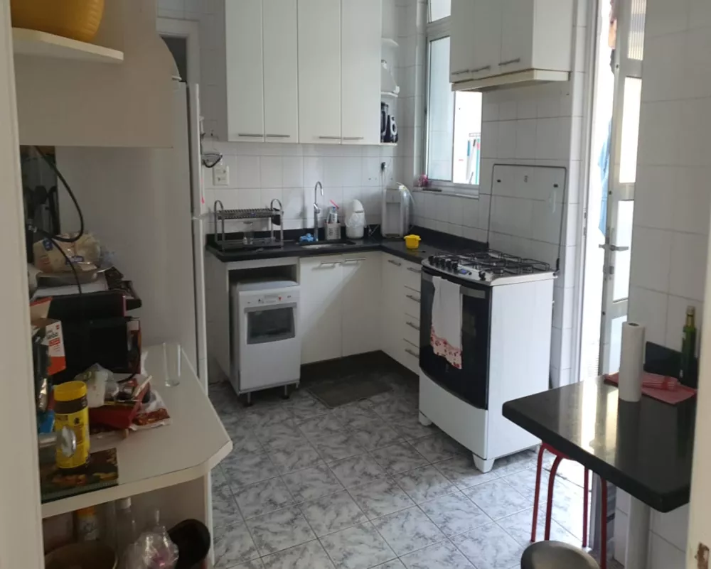 Apartamento à venda com 3 quartos, 180m² - Foto 2