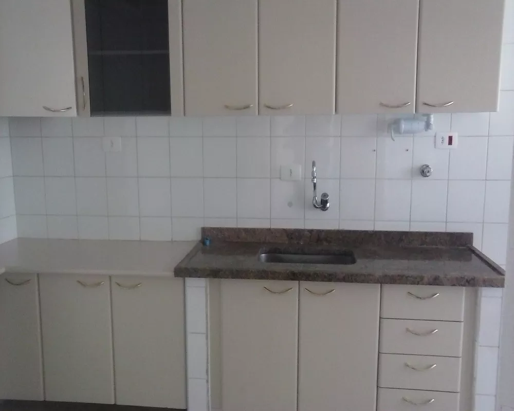 Apartamento para alugar com 3 quartos, 110m² - Foto 2