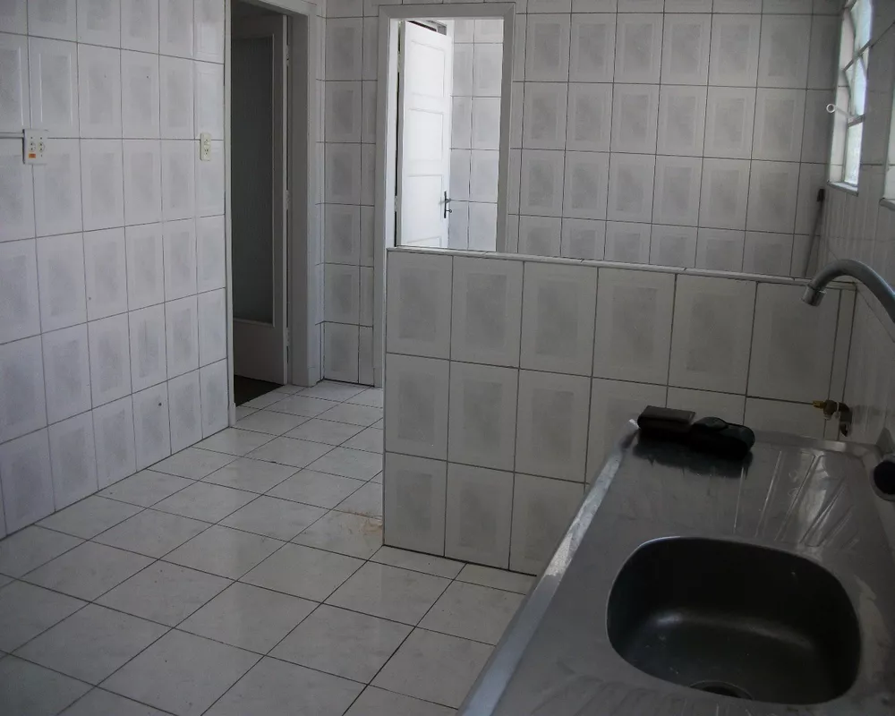 Apartamento para alugar com 3 quartos, 180m² - Foto 2