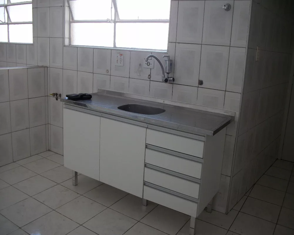 Apartamento para alugar com 3 quartos, 180m² - Foto 1