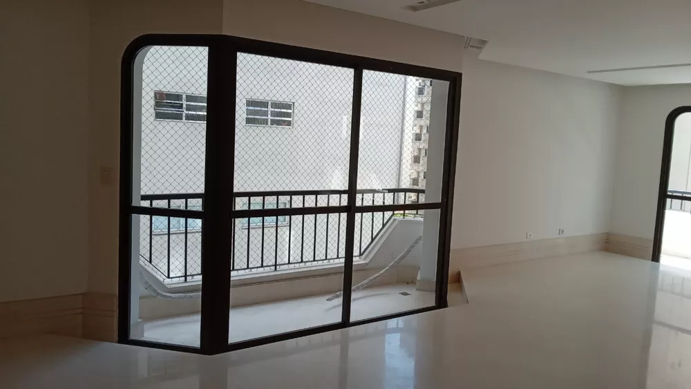 Apartamento para alugar com 3 quartos, 293m² - Foto 4