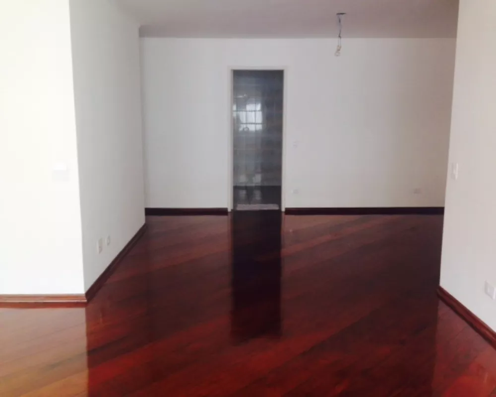 Apartamento para alugar com 4 quartos, 180m² - Foto 1