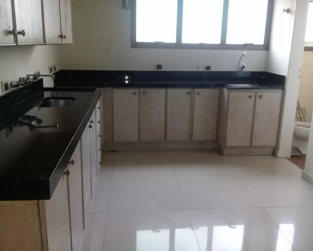 Apartamento para alugar com 2 quartos, 120m² - Foto 2