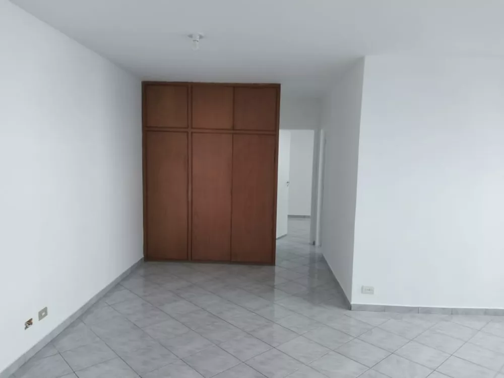 Apartamento para alugar com 2 quartos, 70m² - Foto 4