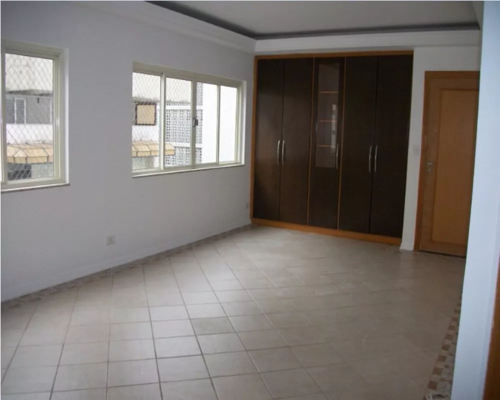 Apartamento para alugar com 3 quartos, 115m² - Foto 1