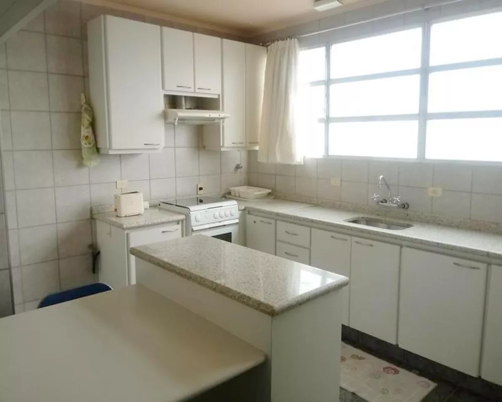 Apartamento para alugar com 3 quartos, 135m² - Foto 4