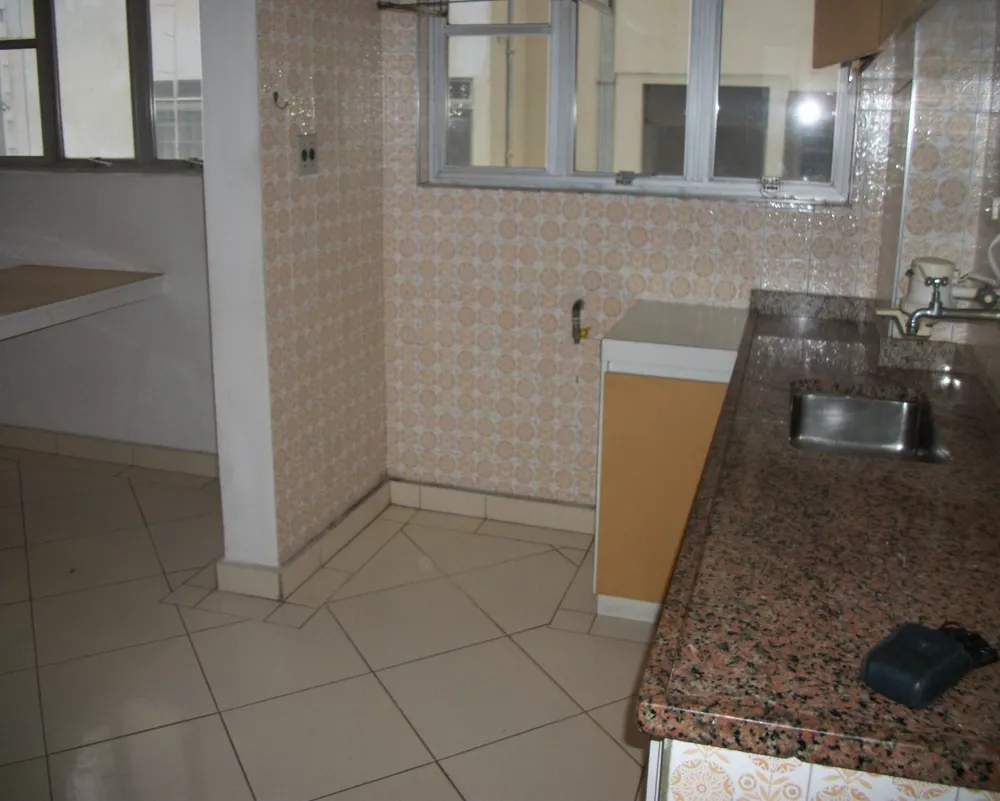 Apartamento à venda com 4 quartos, 168m² - Foto 2