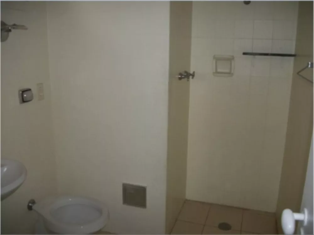 Apartamento para alugar com 3 quartos, 110m² - Foto 12