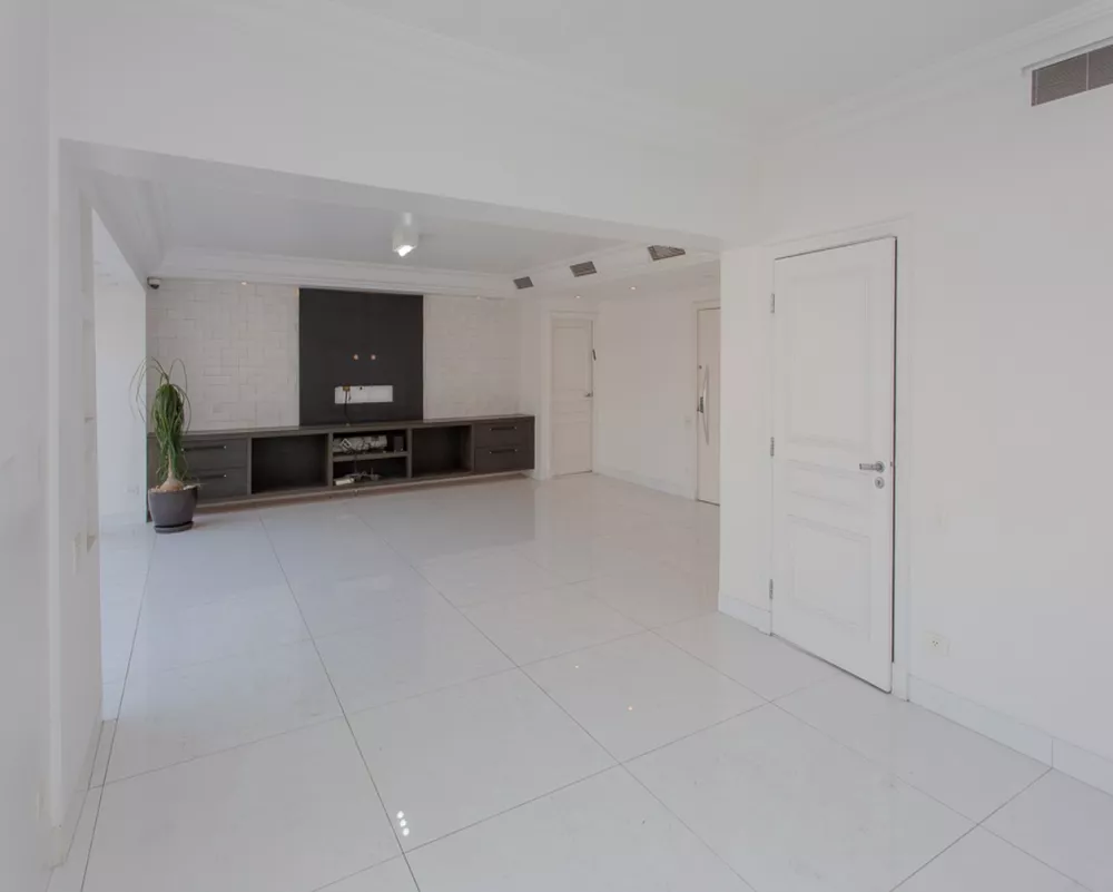 Apartamento à venda com 4 quartos, 220m² - Foto 3