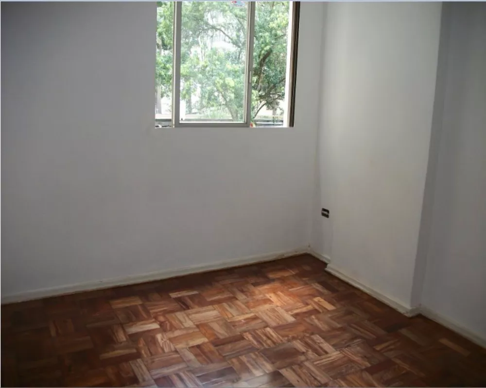 Apartamento à venda com 2 quartos, 70m² - Foto 2