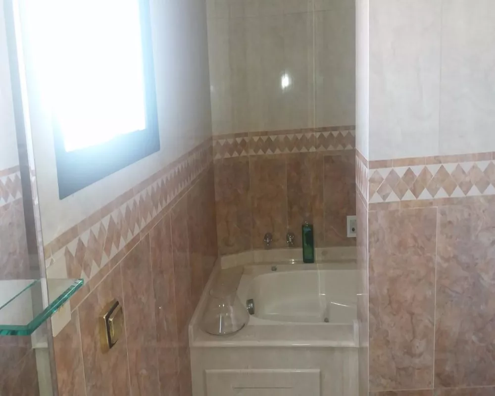 Apartamento à venda com 3 quartos, 130m² - Foto 2