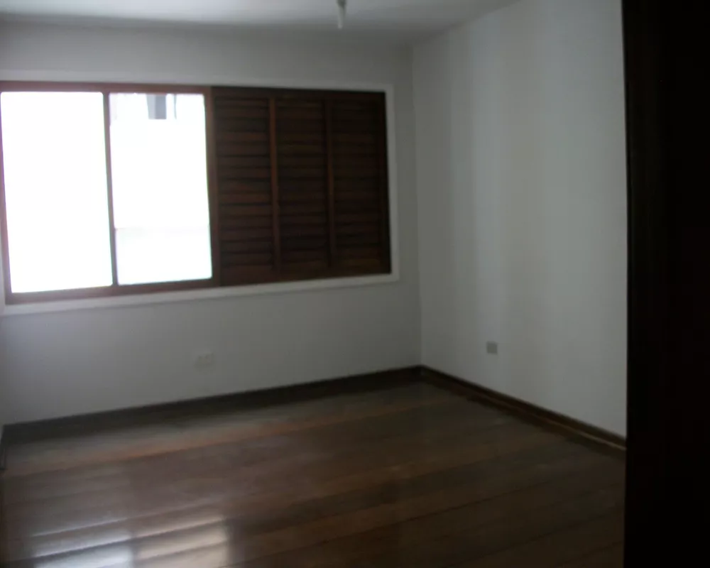 Apartamento à venda com 3 quartos, 140m² - Foto 4