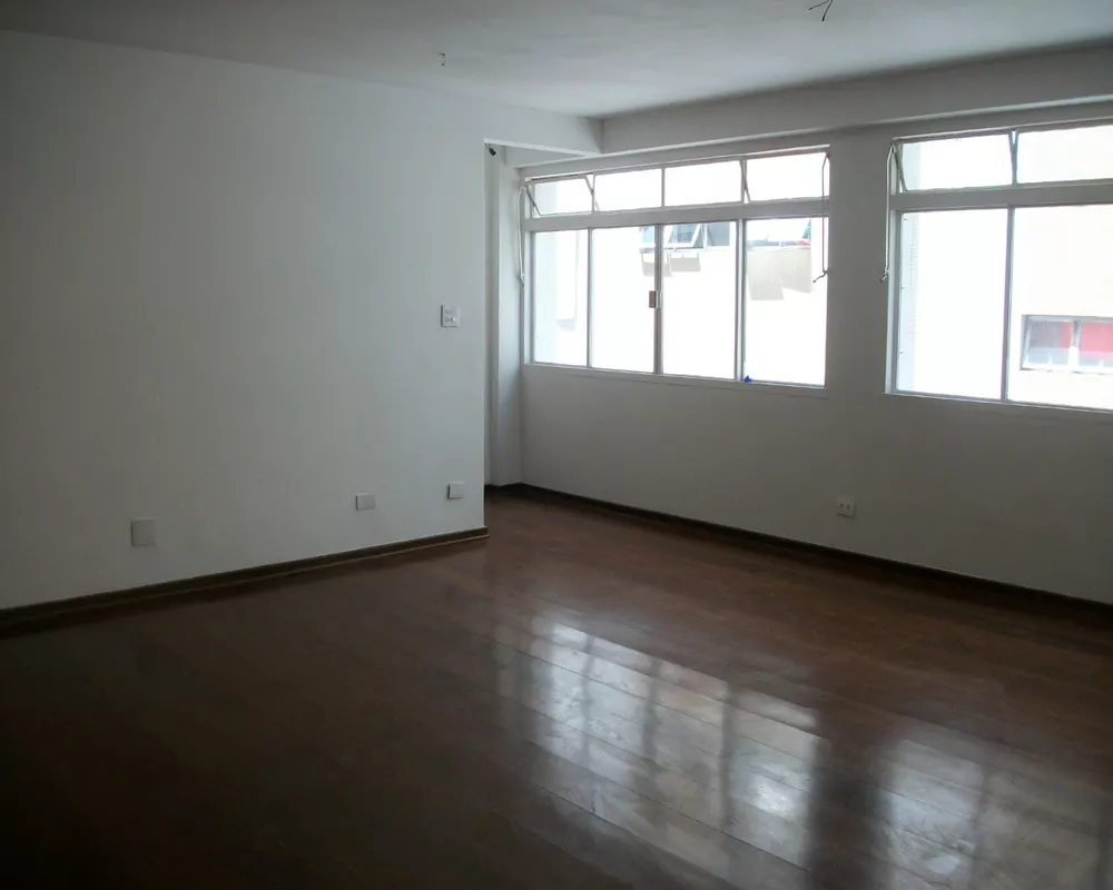 Apartamento à venda com 3 quartos, 140m² - Foto 1