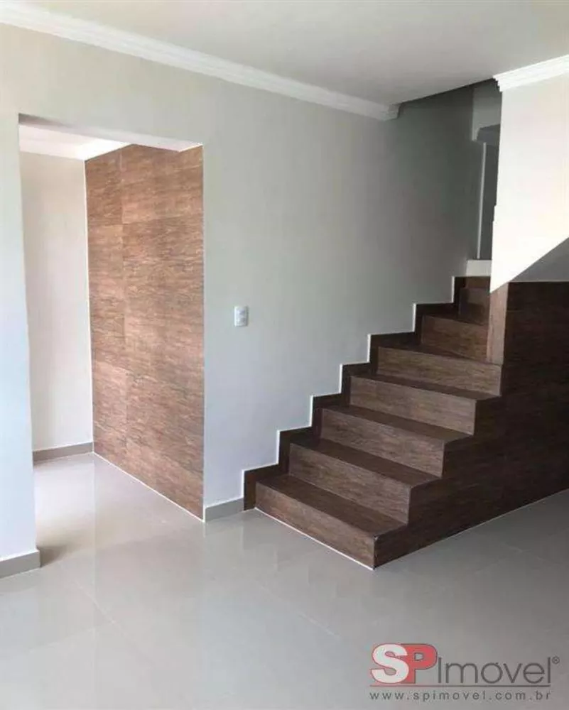 Sobrado à venda com 2 quartos, 123m² - Foto 1