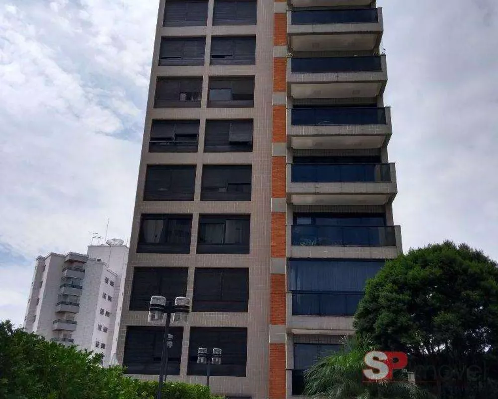 Apartamento à venda com 4 quartos, 210m² - Foto 1