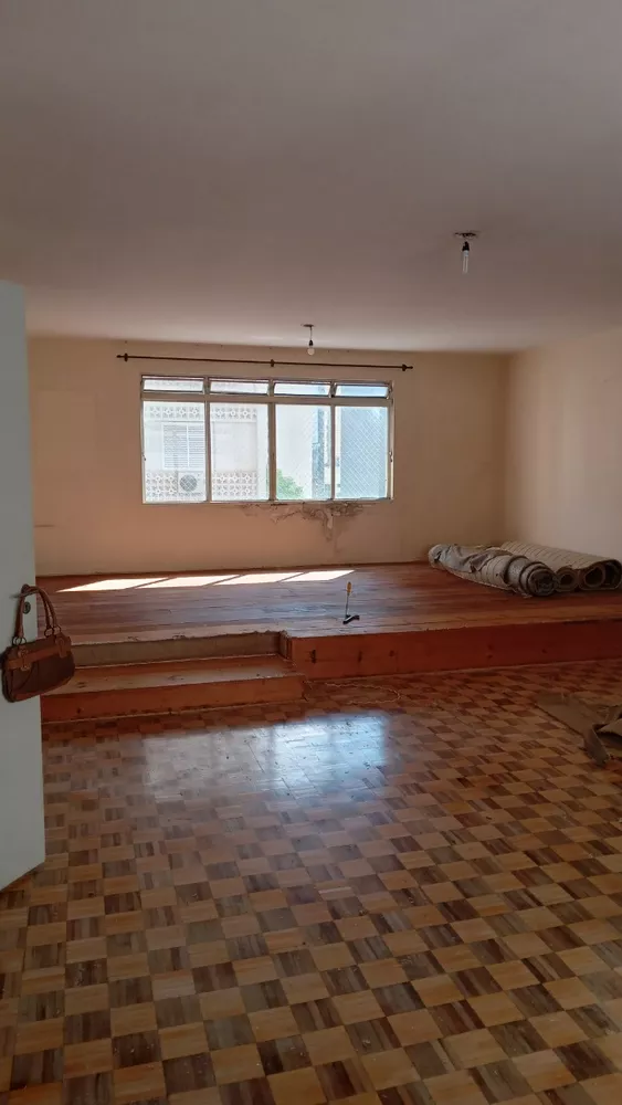 Apartamento à venda com 3 quartos, 205m² - Foto 1