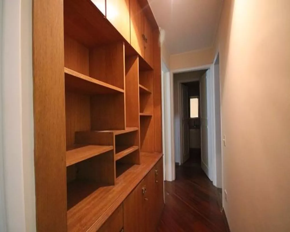 Apartamento para alugar com 3 quartos, 130m² - Foto 1