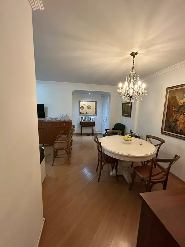 Apartamento à venda com 2 quartos, 70m² - Foto 2